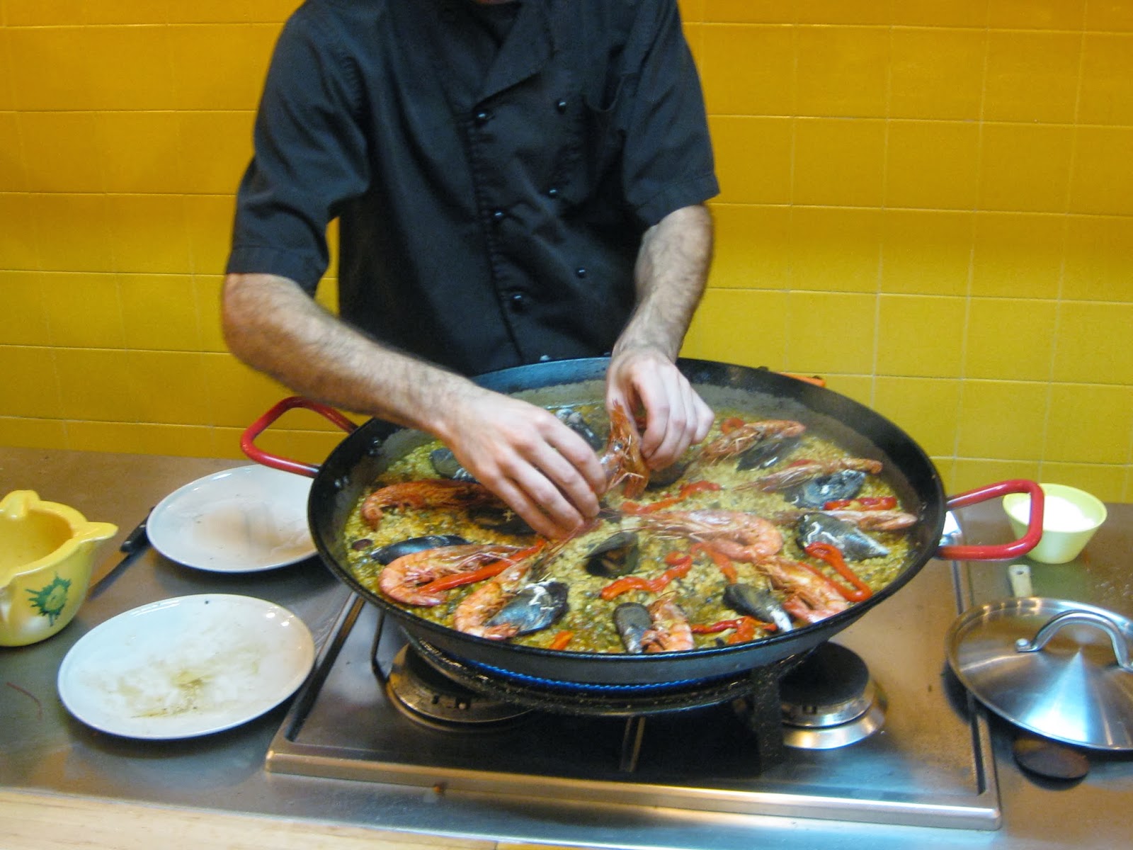 Spain Making Paella