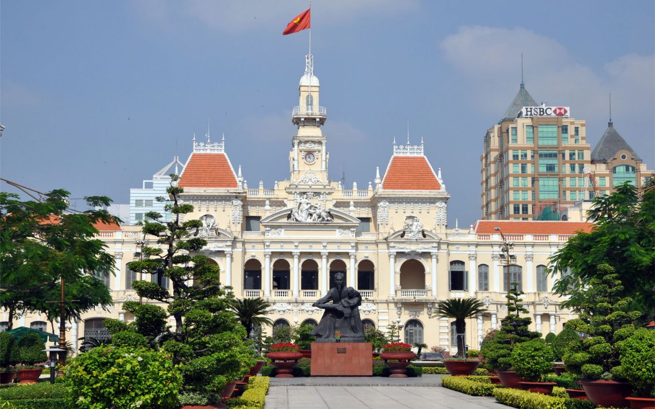 越南。越好玩 の华丽非凡市政厅